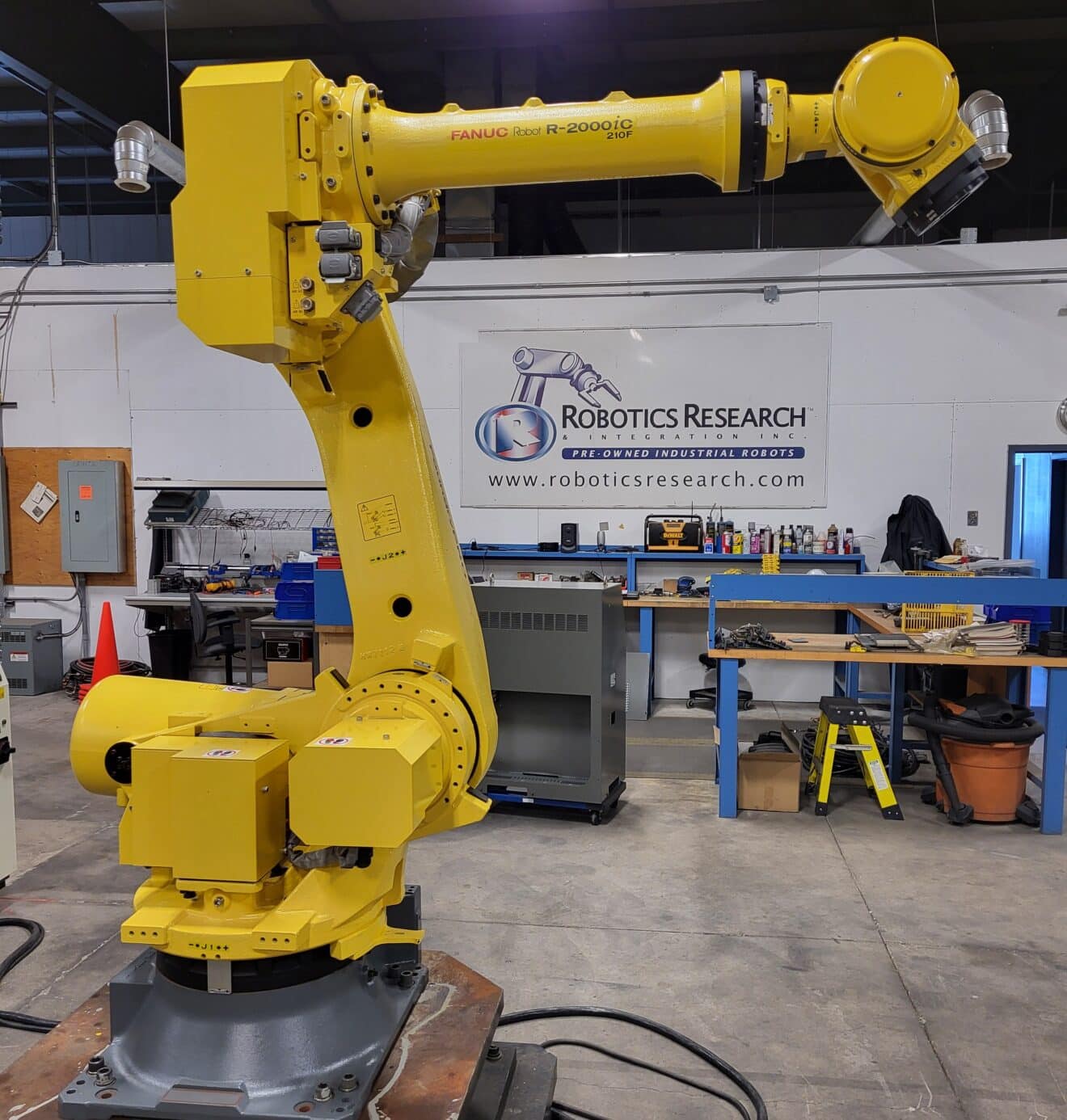 Fanuc R35ib FANUC R2000iC/210F-R30iB - Robotics Research